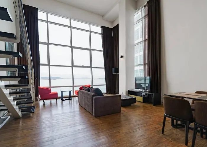 Seaview Maritime Suite Pool 2Carparks