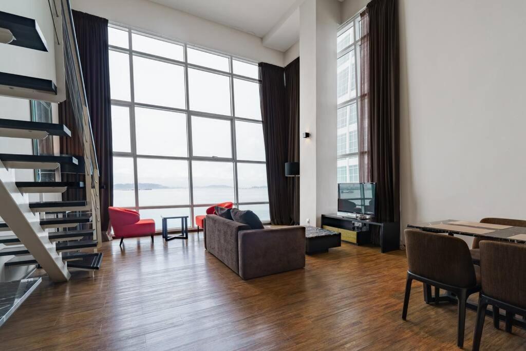 Seaview Maritime Pool 2carparks Apartment Jelutong