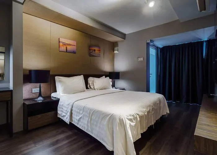 Seaview Maritime Suite Pool 2Carparks